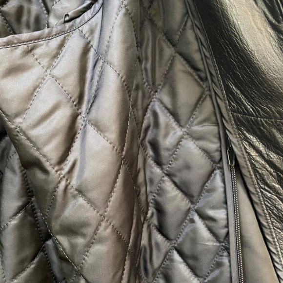 Black Leather Car Coat with detachable Faux Fur Collar - Picture 5 of 10